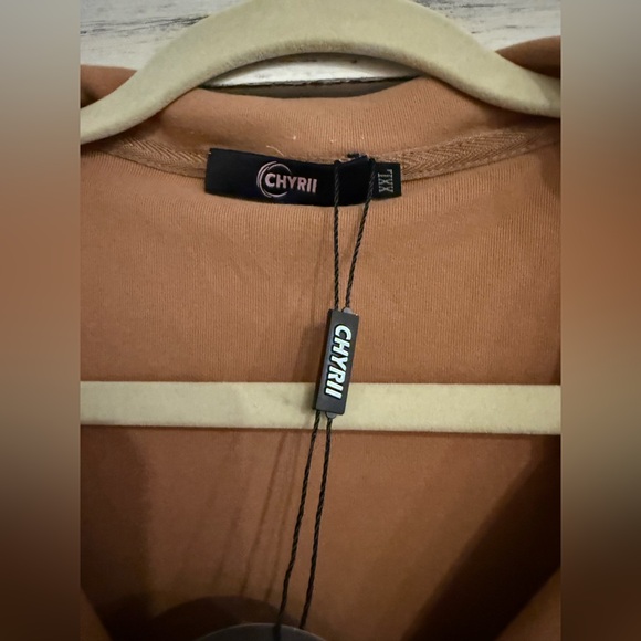 Brown 2 piece pants set - Picture 2 of 5